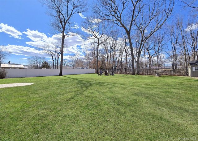 180 Carroll Avenue, Ronkonkoma, NY 11779