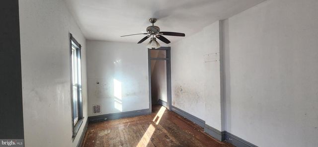 120 W BUTTONWOOD ST, Reading, PA 19601