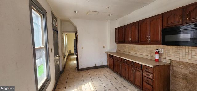 120 W BUTTONWOOD ST, Reading, PA 19601