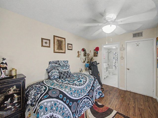 310 Buttonwood Lane B, Boynton Beach, FL 33436