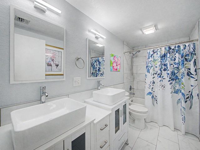 310 Buttonwood Lane B, Boynton Beach, FL 33436
