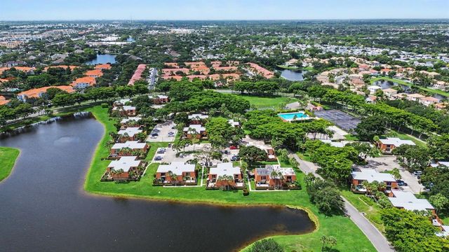 310 Buttonwood Lane B, Boynton Beach, FL 33436