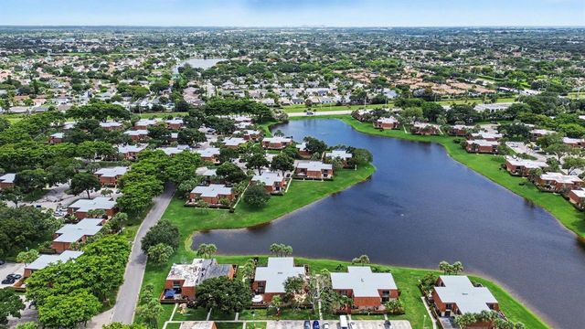 310 Buttonwood Lane B, Boynton Beach, FL 33436