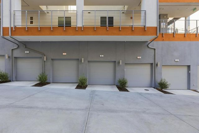 382 Llano De Los Robles Avenue 3, San Jose, CA 95136