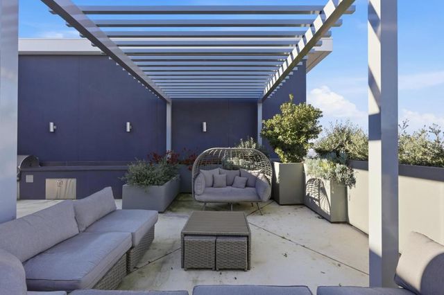 382 Llano De Los Robles Avenue 3, San Jose, CA 95136