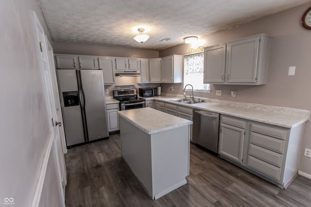 3929 Owster Lane, Indianapolis, IN 46237