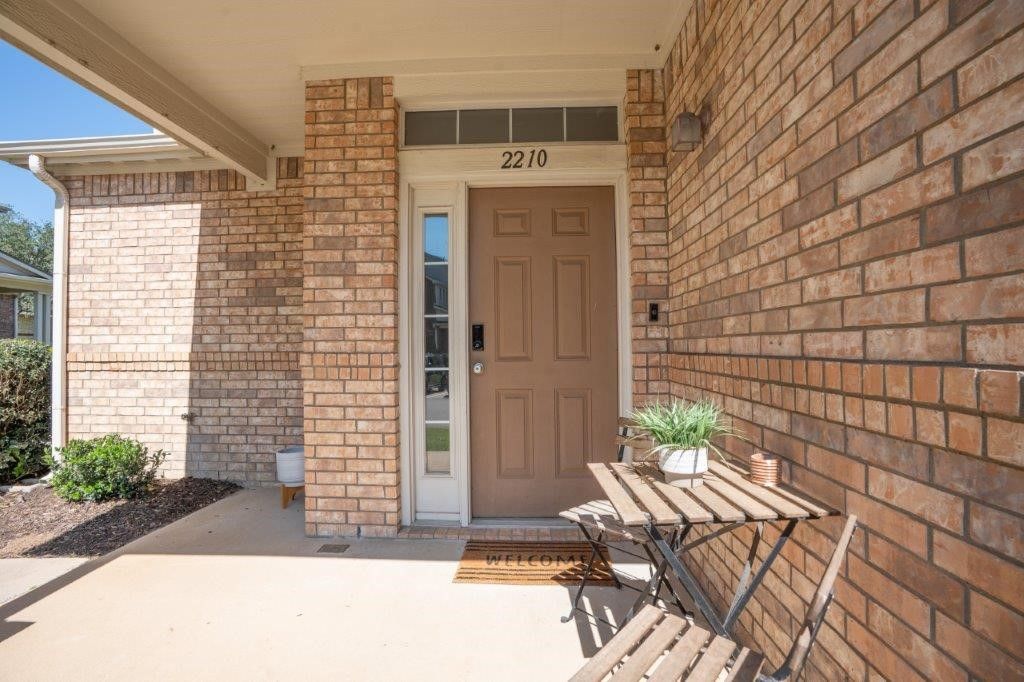 2210 Glacier Park Lane, Grand Prairie, TX 75050