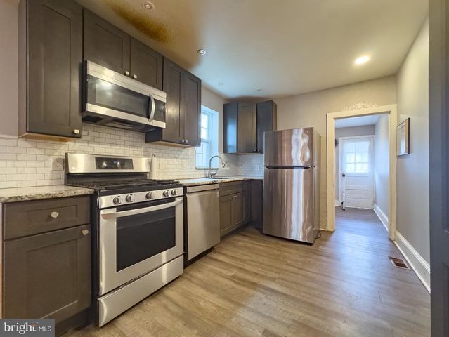 1818 W 7TH ST, Wilmington, DE 19805