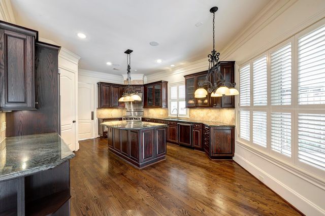 3005 Tangley Road, West University Place, TX 77005