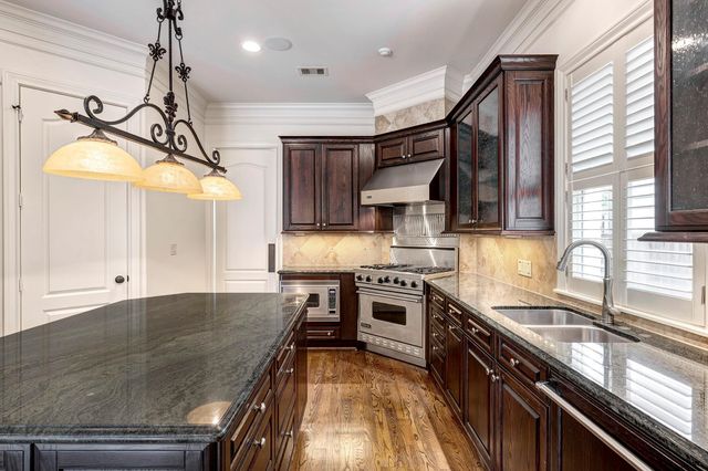 3005 Tangley Road, West University Place, TX 77005