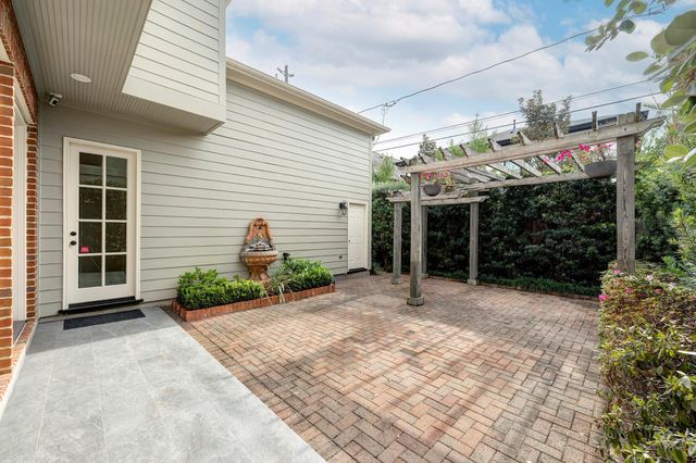 3005 Tangley Road, West University Place, TX 77005