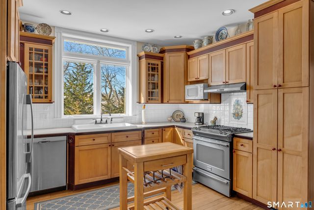 178 West Main Street, Clinton, CT 06413