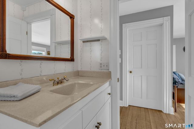 178 West Main Street, Clinton, CT 06413