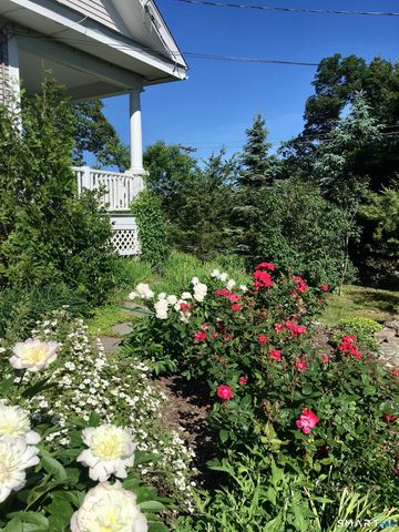 178 West Main Street, Clinton, CT 06413