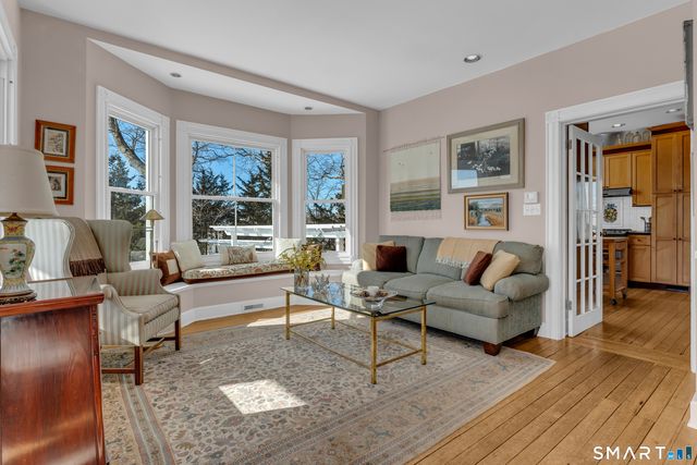 178 West Main Street, Clinton, CT 06413