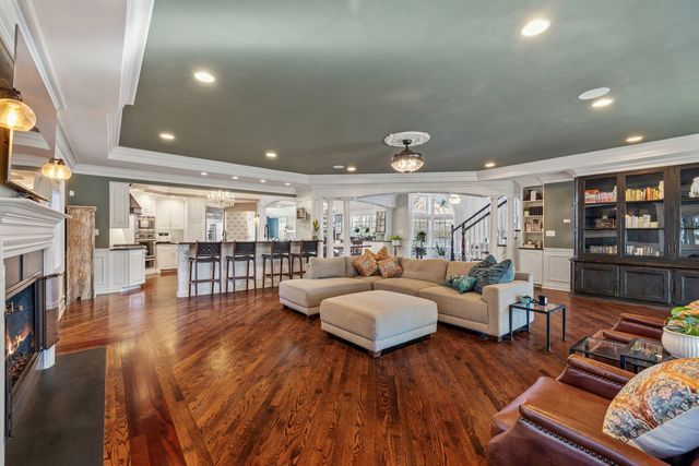 4S728 Karns Road, Naperville, IL 60563