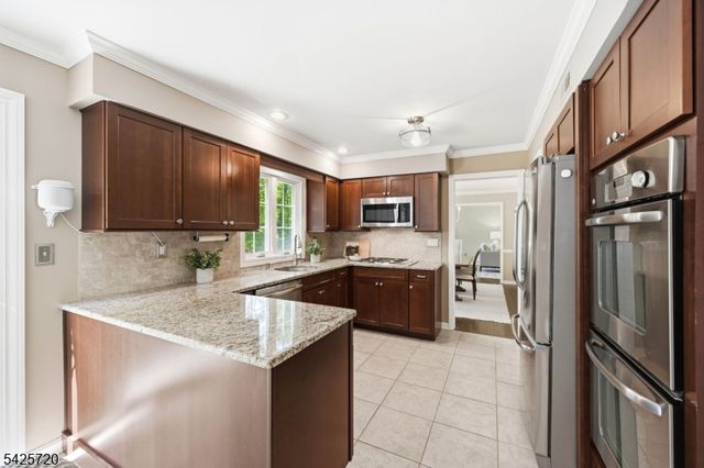 60 Hendricks Dr, Hanover Twp., NJ 07950
