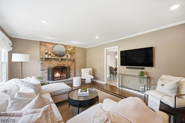 60 Hendricks Dr, Hanover Twp., NJ 07950