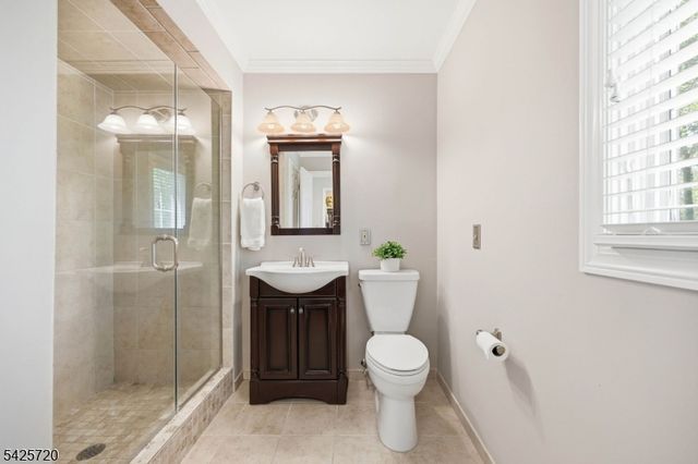 60 Hendricks Dr, Hanover Twp., NJ 07950
