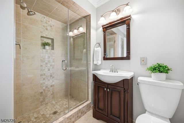 60 Hendricks Dr, Hanover Twp., NJ 07950
