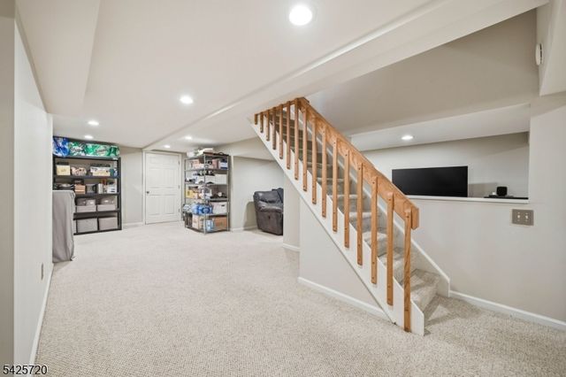 60 Hendricks Dr, Hanover Twp., NJ 07950