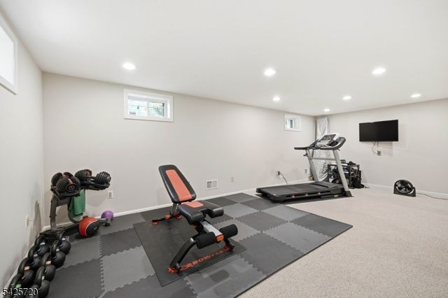 60 Hendricks Dr, Hanover Twp., NJ 07950