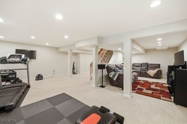 60 Hendricks Dr, Hanover Twp., NJ 07950