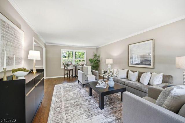 60 Hendricks Dr, Hanover Twp., NJ 07950