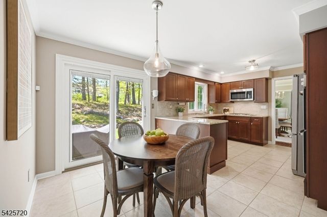 60 Hendricks Dr, Hanover Twp., NJ 07950