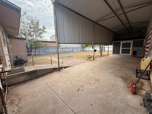 502 E 29th St, Odessa, TX 79762