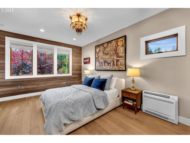 922 Sw SPELLING Pl, Cascade Locks, OR 97014