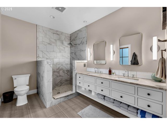 922 Sw SPELLING Pl, Cascade Locks, OR 97014