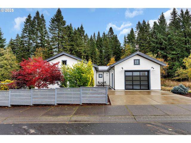 922 Sw SPELLING Pl, Cascade Locks, OR 97014