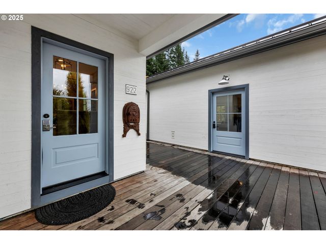 922 Sw SPELLING Pl, Cascade Locks, OR 97014