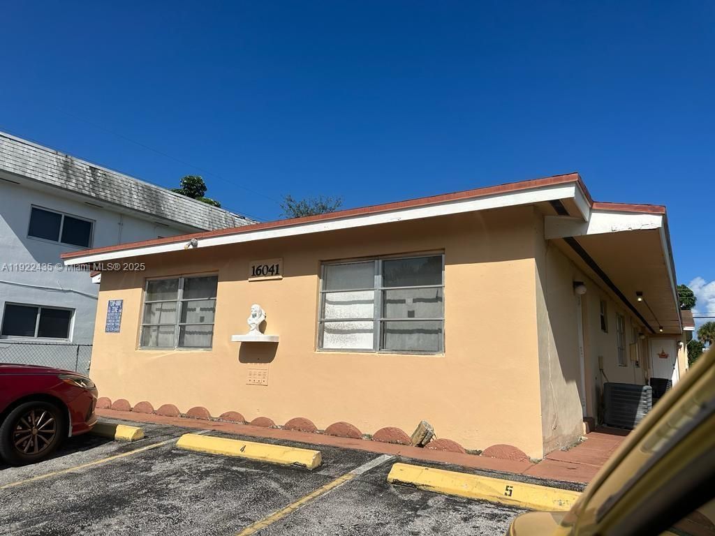 16041 NE 19th Ct 4, North Miami Beach, FL 33162