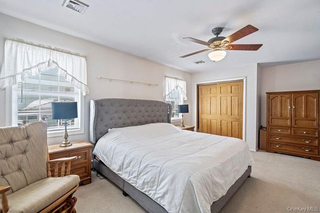 33 Skylark Lane, Levittown, NY 11756