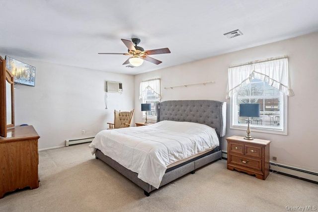 33 Skylark Lane, Levittown, NY 11756