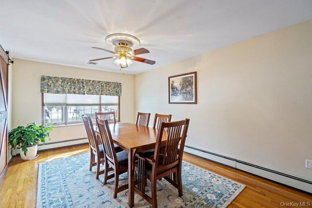 33 Skylark Lane, Levittown, NY 11756