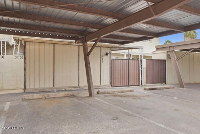 6680 N 43RD Avenue, Glendale, AZ 85301