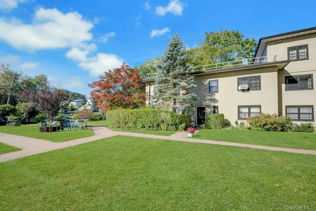 26 Manchester Road 2L, Eastchester, NY 10709 — photo 3