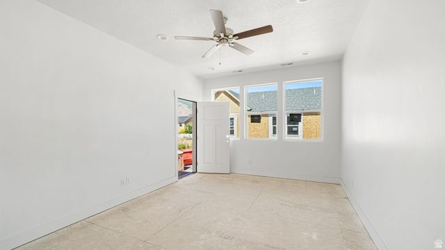 729 S HARRISON DR, Springville, UT 84663
