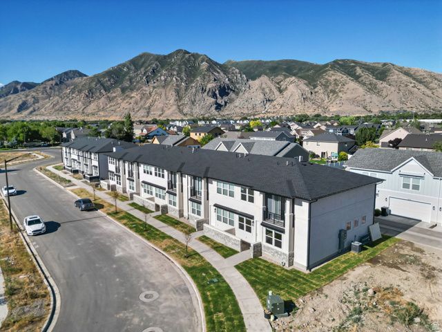 729 S HARRISON DR, Springville, UT 84663