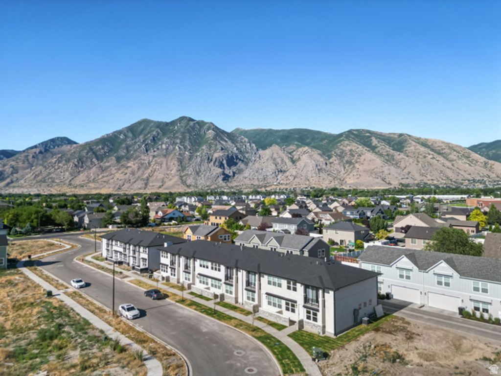 729 S HARRISON DR, Springville, UT 84663