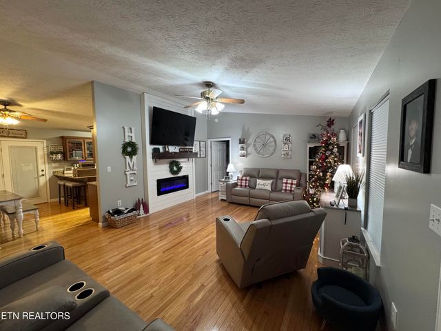 188 HUNTSMAN Lane, Bean Station, TN 37708