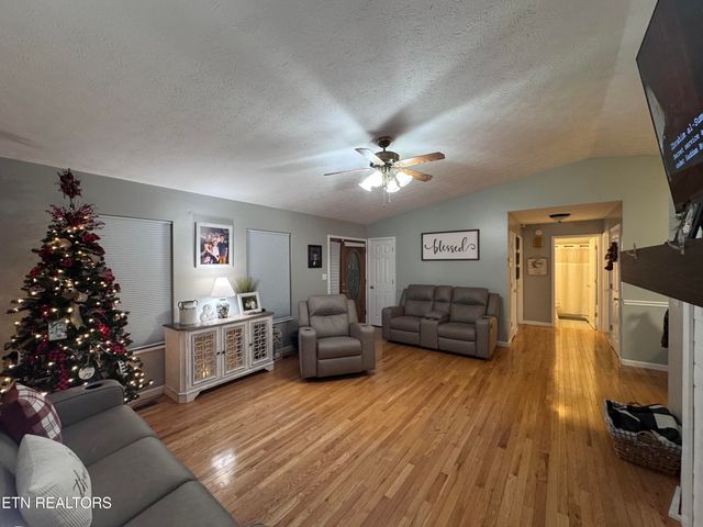 188 HUNTSMAN Lane, Bean Station, TN 37708