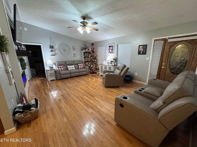 188 HUNTSMAN Lane, Bean Station, TN 37708