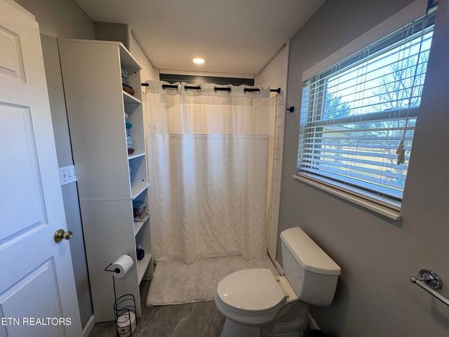 188 HUNTSMAN Lane, Bean Station, TN 37708