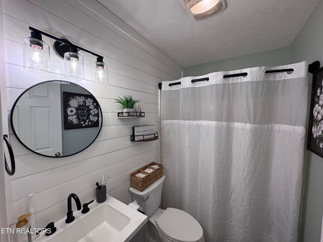 188 HUNTSMAN Lane, Bean Station, TN 37708