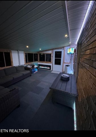 188 HUNTSMAN Lane, Bean Station, TN 37708