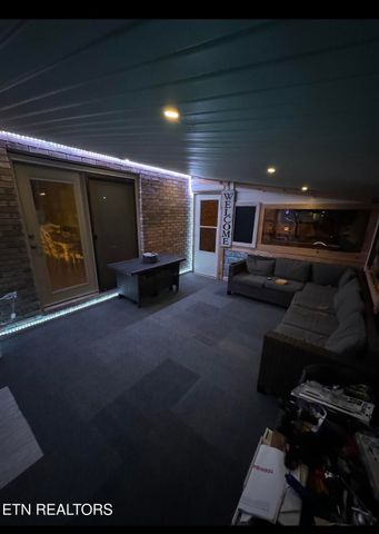 188 HUNTSMAN Lane, Bean Station, TN 37708